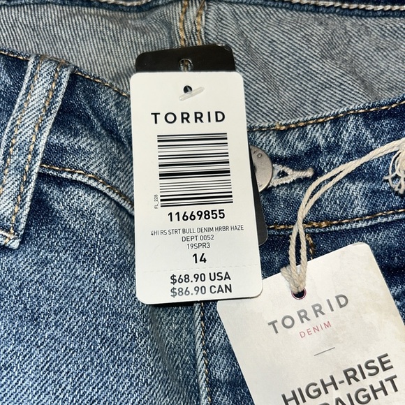 Torrid NWT High Rise Straight Distressed Crop Jeans Size 14 NEW 🎁 - Picture 3 of 7